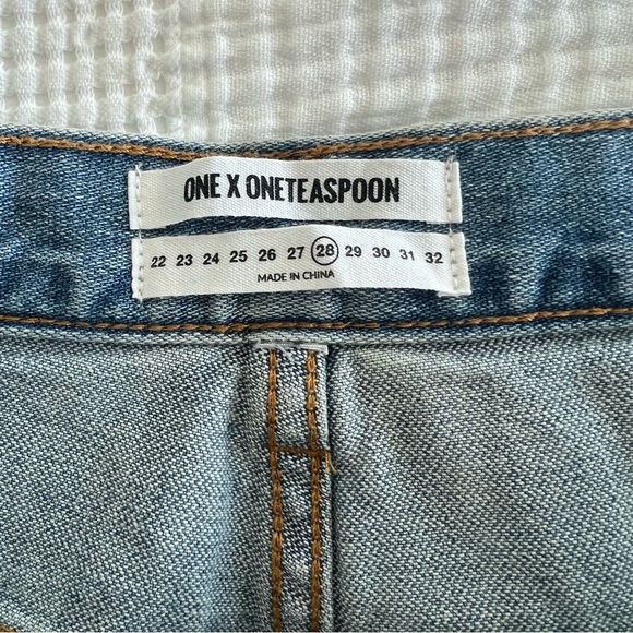 2010s mid-rise denim shorts by One Teaspoon - Picture 5 of 6